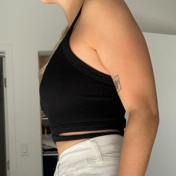 Black Ribbed CropTOP - Picture 2 of 3